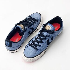 CONVERSE One Star Blue Denim Chambray Low Top Lace Up Sneakers Women’s Size 9.5